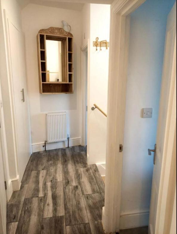 Appartamento Stylish 2-Bed Flat, Quick Access To London Sights Esterno foto