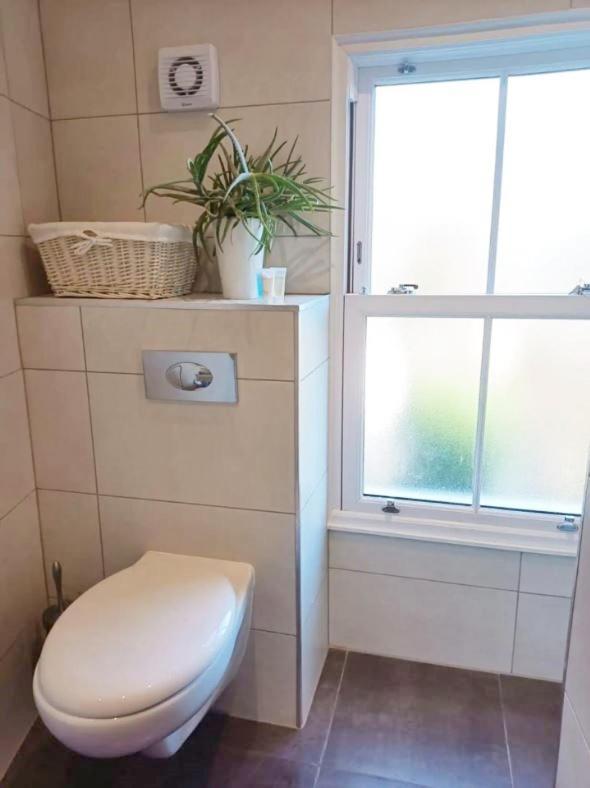 Appartamento Stylish 2-Bed Flat, Quick Access To London Sights Esterno foto