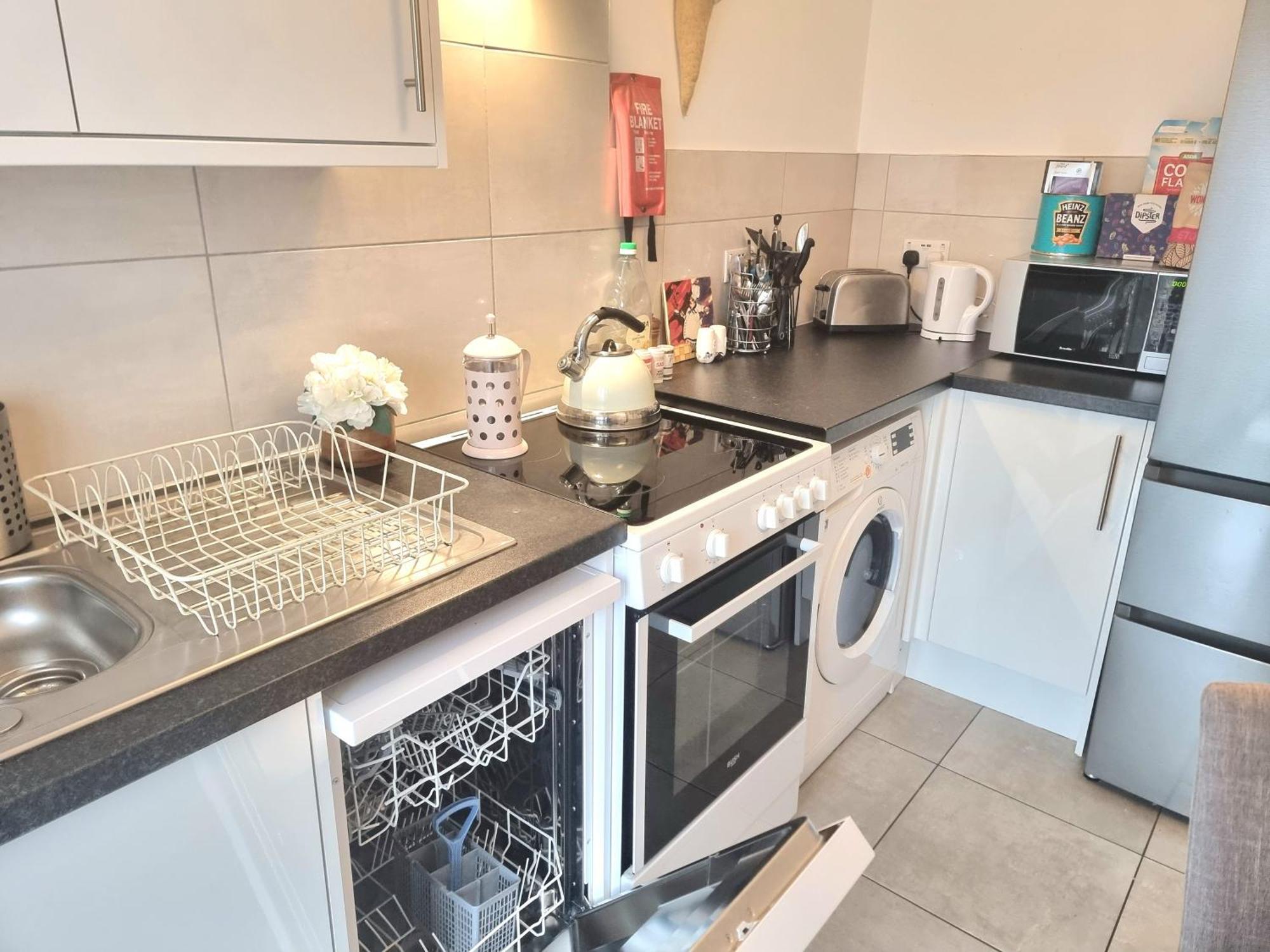 Appartamento Stylish 2-Bed Flat, Quick Access To London Sights Esterno foto