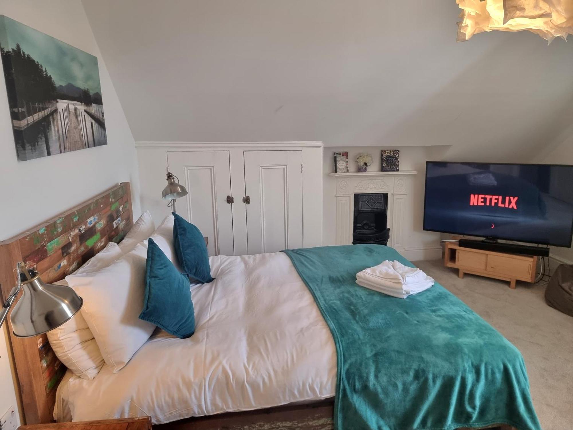 Appartamento Stylish 2-Bed Flat, Quick Access To London Sights Esterno foto