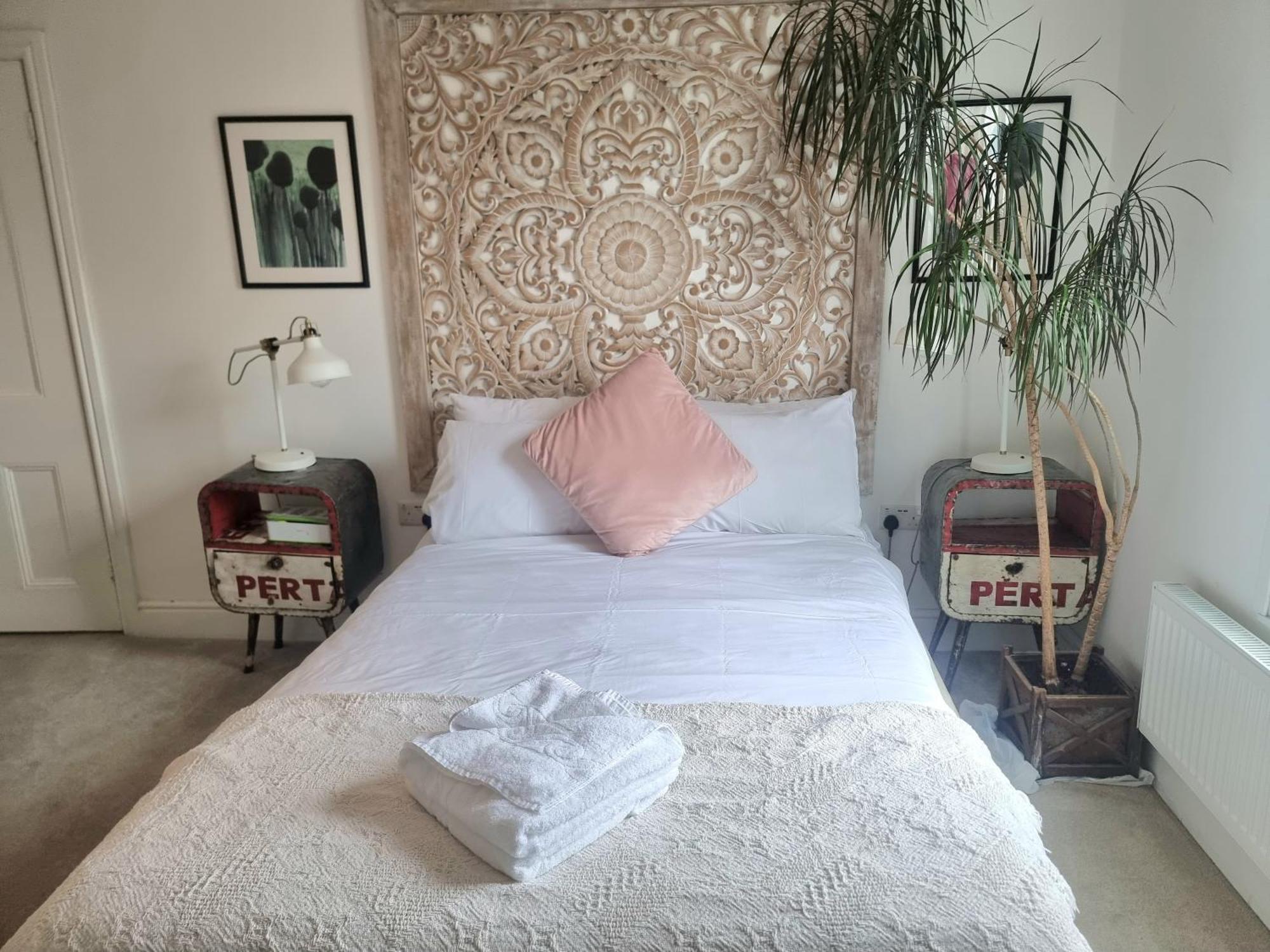 Appartamento Stylish 2-Bed Flat, Quick Access To London Sights Esterno foto